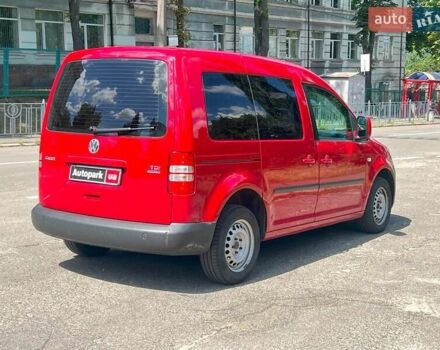 Червоний Фольксваген Кадді, об'ємом двигуна 1.6 л та пробігом 377 тис. км за 9790 $, фото 5 на Automoto.ua