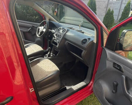 Червоний Фольксваген Кадді, об'ємом двигуна 1.6 л та пробігом 220 тис. км за 8500 $, фото 7 на Automoto.ua