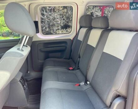 Червоний Фольксваген Кадді, об'ємом двигуна 1.6 л та пробігом 377 тис. км за 9790 $, фото 16 на Automoto.ua