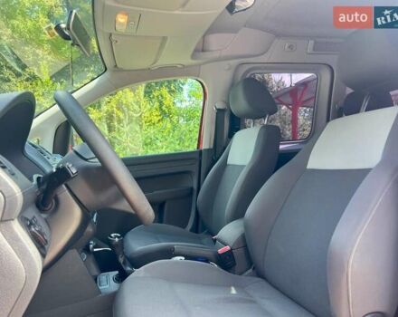 Червоний Фольксваген Кадді, об'ємом двигуна 1.6 л та пробігом 377 тис. км за 9790 $, фото 13 на Automoto.ua