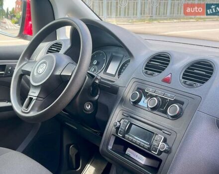 Червоний Фольксваген Кадді, об'ємом двигуна 1.6 л та пробігом 377 тис. км за 9790 $, фото 22 на Automoto.ua