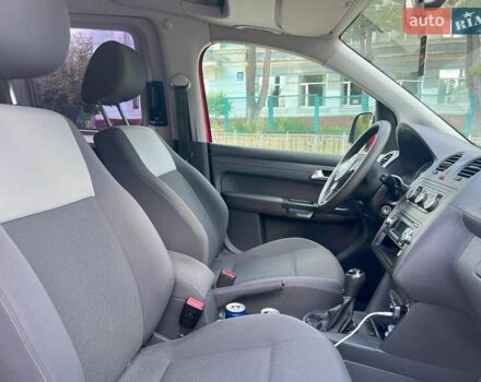 Червоний Фольксваген Кадді, об'ємом двигуна 1.6 л та пробігом 377 тис. км за 9790 $, фото 20 на Automoto.ua