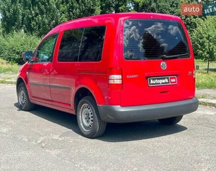 Червоний Фольксваген Кадді, об'ємом двигуна 1.6 л та пробігом 377 тис. км за 9790 $, фото 6 на Automoto.ua