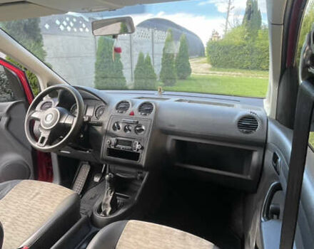 Червоний Фольксваген Кадді, об'ємом двигуна 1.6 л та пробігом 220 тис. км за 8500 $, фото 4 на Automoto.ua