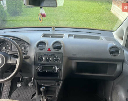 Червоний Фольксваген Кадді, об'ємом двигуна 1.6 л та пробігом 220 тис. км за 8500 $, фото 5 на Automoto.ua