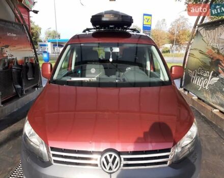 Красный Фольксваген Кадди, объемом двигателя 2 л и пробегом 385 тыс. км за 10985 $, фото 6 на Automoto.ua