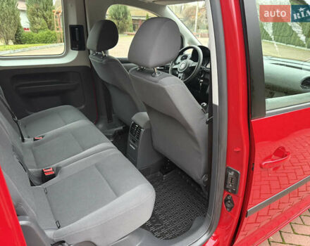 Красный Фольксваген Кадди, объемом двигателя 1.6 л и пробегом 241 тыс. км за 12700 $, фото 36 на Automoto.ua