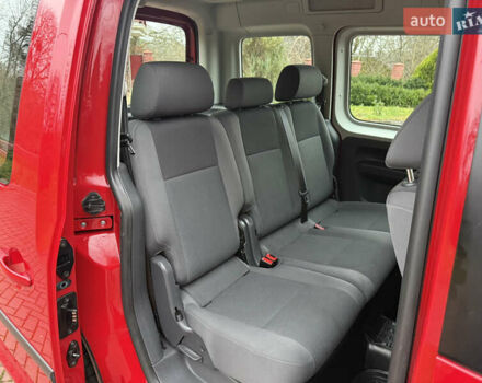 Красный Фольксваген Кадди, объемом двигателя 1.6 л и пробегом 241 тыс. км за 12700 $, фото 30 на Automoto.ua