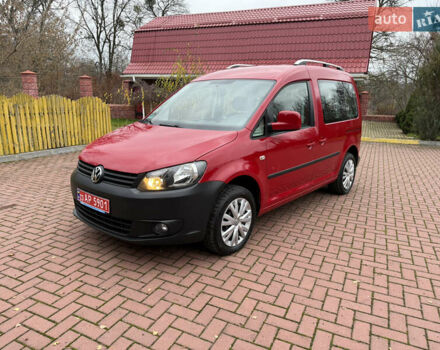 Красный Фольксваген Кадди, объемом двигателя 1.6 л и пробегом 241 тыс. км за 12700 $, фото 2 на Automoto.ua