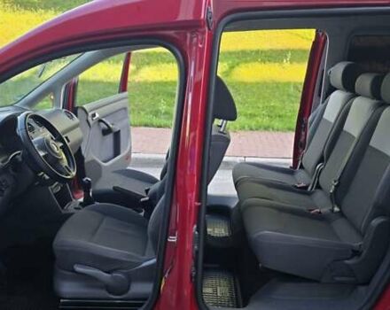 Червоний Фольксваген Кадді, об'ємом двигуна 1.6 л та пробігом 261 тис. км за 12500 $, фото 19 на Automoto.ua