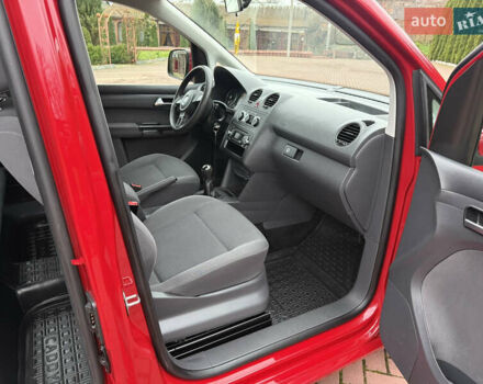 Красный Фольксваген Кадди, объемом двигателя 1.6 л и пробегом 241 тыс. км за 12700 $, фото 52 на Automoto.ua