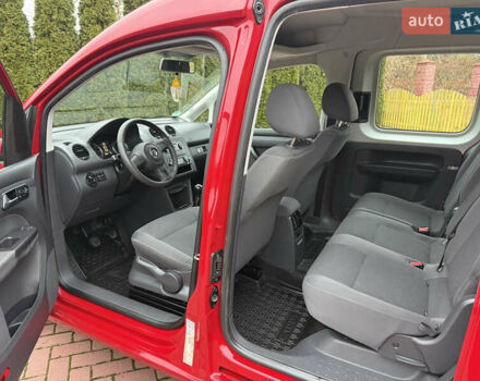 Красный Фольксваген Кадди, объемом двигателя 1.6 л и пробегом 241 тыс. км за 12700 $, фото 39 на Automoto.ua