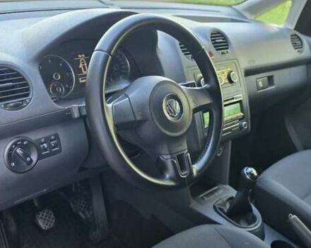 Червоний Фольксваген Кадді, об'ємом двигуна 1.6 л та пробігом 261 тис. км за 12500 $, фото 12 на Automoto.ua