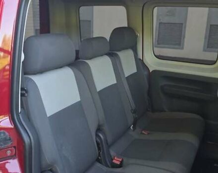 Червоний Фольксваген Кадді, об'ємом двигуна 1.6 л та пробігом 261 тис. км за 12500 $, фото 14 на Automoto.ua