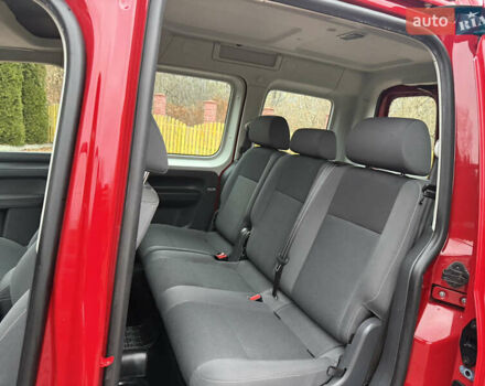 Красный Фольксваген Кадди, объемом двигателя 1.6 л и пробегом 241 тыс. км за 12700 $, фото 28 на Automoto.ua