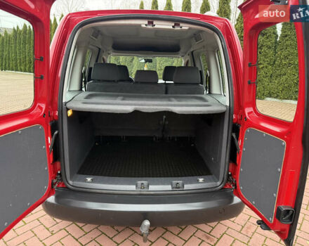 Красный Фольксваген Кадди, объемом двигателя 1.6 л и пробегом 241 тыс. км за 12700 $, фото 35 на Automoto.ua