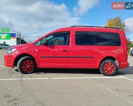 Фольксваген Кадди 2014 в Ровно на Automoto.ua Красный Фольксваген Кадди, объемом двигателя 1.6 л и пробегом 264 тыс. км за 12000 $, фото 3 на Automoto.ua