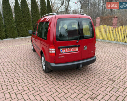 Красный Фольксваген Кадди, объемом двигателя 1.6 л и пробегом 241 тыс. км за 12700 $, фото 25 на Automoto.ua