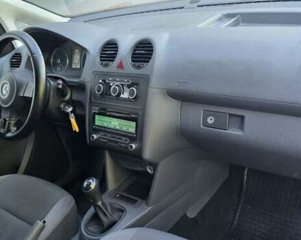 Червоний Фольксваген Кадді, об'ємом двигуна 1.6 л та пробігом 261 тис. км за 12500 $, фото 13 на Automoto.ua