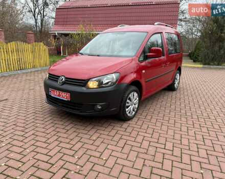 Красный Фольксваген Кадди, объемом двигателя 1.6 л и пробегом 241 тыс. км за 12700 $, фото 1 на Automoto.ua