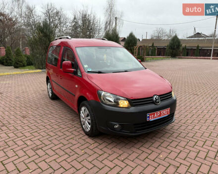 Красный Фольксваген Кадди, объемом двигателя 1.6 л и пробегом 241 тыс. км за 12700 $, фото 5 на Automoto.ua