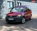 Красный Фольксваген Кадди, объемом двигателя 1.6 л и пробегом 263 тыс. км за 12300 $, фото 1 на Automoto.ua