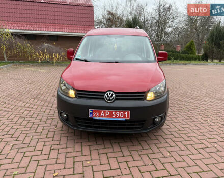 Красный Фольксваген Кадди, объемом двигателя 1.6 л и пробегом 241 тыс. км за 12700 $, фото 7 на Automoto.ua