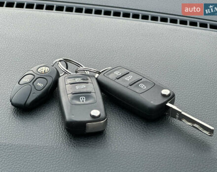 Красный Фольксваген Кадди, объемом двигателя 2 л и пробегом 246 тыс. км за 15950 $, фото 63 на Automoto.ua