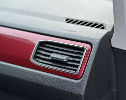 Красный Фольксваген Кадди, объемом двигателя 2 л и пробегом 246 тыс. км за 15950 $, фото 47 на Automoto.ua