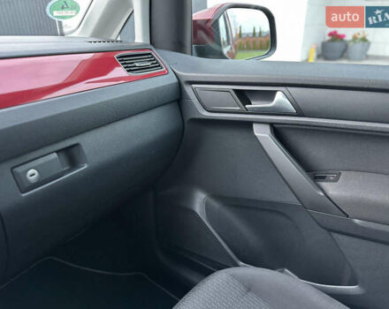 Красный Фольксваген Кадди, объемом двигателя 2 л и пробегом 246 тыс. км за 15950 $, фото 49 на Automoto.ua