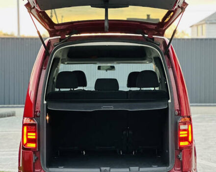 Красный Фольксваген Кадди, объемом двигателя 2 л и пробегом 246 тыс. км за 15950 $, фото 28 на Automoto.ua