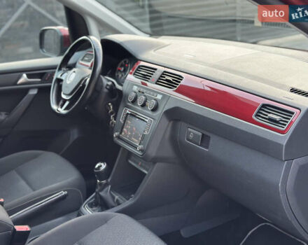 Красный Фольксваген Кадди, объемом двигателя 2 л и пробегом 246 тыс. км за 15950 $, фото 32 на Automoto.ua