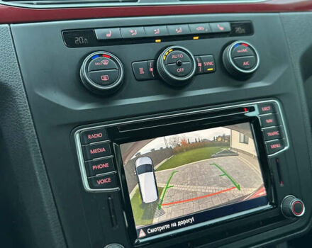 Красный Фольксваген Кадди, объемом двигателя 2 л и пробегом 246 тыс. км за 15950 $, фото 45 на Automoto.ua