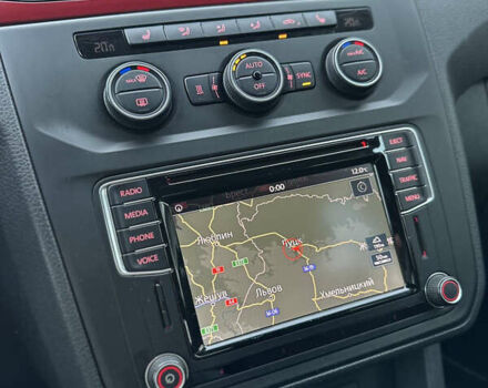 Красный Фольксваген Кадди, объемом двигателя 2 л и пробегом 246 тыс. км за 15950 $, фото 46 на Automoto.ua