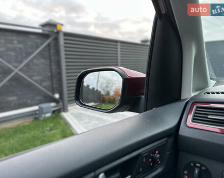 Красный Фольксваген Кадди, объемом двигателя 2 л и пробегом 246 тыс. км за 15950 $, фото 48 на Automoto.ua