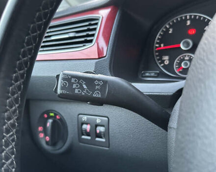 Красный Фольксваген Кадди, объемом двигателя 2 л и пробегом 246 тыс. км за 15950 $, фото 37 на Automoto.ua