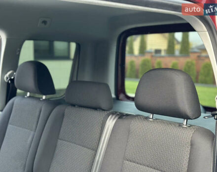 Красный Фольксваген Кадди, объемом двигателя 2 л и пробегом 246 тыс. км за 15950 $, фото 58 на Automoto.ua