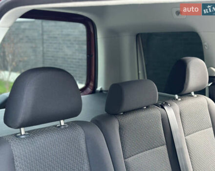 Красный Фольксваген Кадди, объемом двигателя 2 л и пробегом 246 тыс. км за 15950 $, фото 62 на Automoto.ua