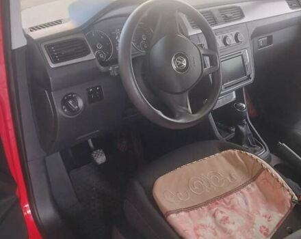 Красный Фольксваген Кадди, объемом двигателя 2 л и пробегом 296 тыс. км за 15500 $, фото 7 на Automoto.ua