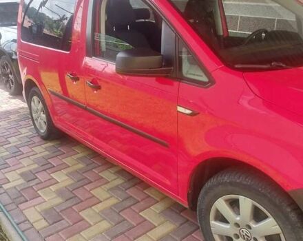 Красный Фольксваген Кадди, объемом двигателя 2 л и пробегом 296 тыс. км за 15500 $, фото 3 на Automoto.ua