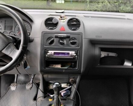 Красный Фольксваген Кадди, объемом двигателя 1.6 л и пробегом 405 тыс. км за 4900 $, фото 4 на Automoto.ua