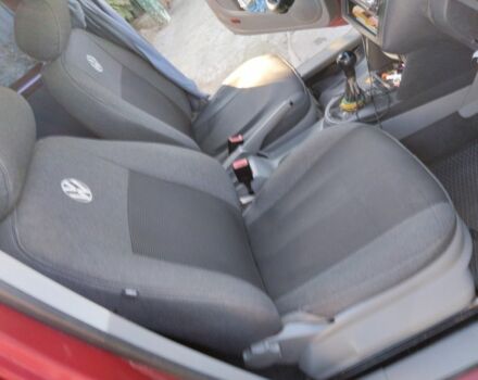 Красный Фольксваген Кадди, объемом двигателя 1.6 л и пробегом 405 тыс. км за 4900 $, фото 6 на Automoto.ua