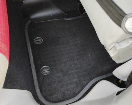 Красный Фольксваген Кадди, объемом двигателя 1.4 л и пробегом 297 тыс. км за 5900 $, фото 9 на Automoto.ua