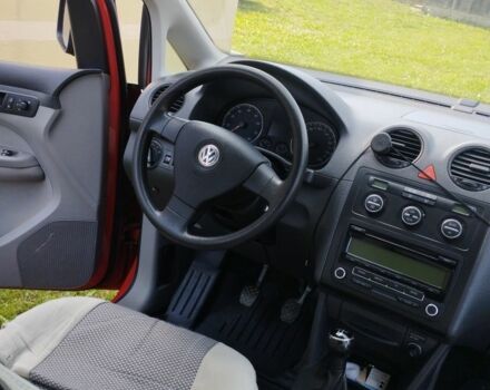 Красный Фольксваген Кадди, объемом двигателя 1.4 л и пробегом 297 тыс. км за 5900 $, фото 3 на Automoto.ua