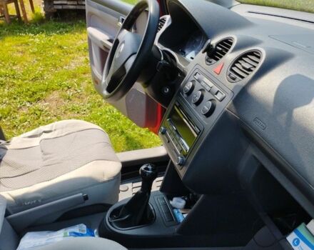 Красный Фольксваген Кадди, объемом двигателя 1.4 л и пробегом 297 тыс. км за 5900 $, фото 4 на Automoto.ua