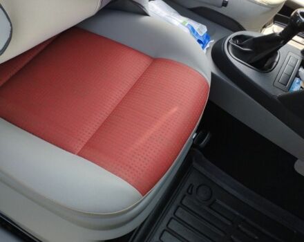 Красный Фольксваген Кадди, объемом двигателя 1.4 л и пробегом 297 тыс. км за 5900 $, фото 11 на Automoto.ua