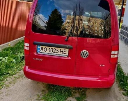Красный Фольксваген Кадди, объемом двигателя 1.6 л и пробегом 226 тыс. км за 9450 $, фото 1 на Automoto.ua
