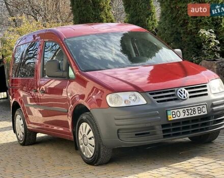 Красный Фольксваген Кадди, объемом двигателя 1.39 л и пробегом 204 тыс. км за 4800 $, фото 1 на Automoto.ua