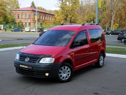 Красный Фольксваген Кадди, объемом двигателя 1.4 л и пробегом 240 тыс. км за 8550 $, фото 1 на Automoto.ua
