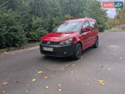 Фольксваген Кадди 2011 в Ровно на Automoto.ua Красный Фольксваген Кадди, объемом двигателя 2 л и пробегом 290 тыс. км за 11800 $, фото 1 на Automoto.ua